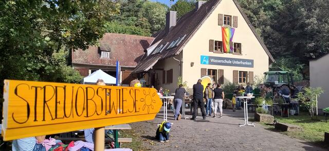 Am Streuobstaktionstag im Oktober  | Foto: SLH Hobbach