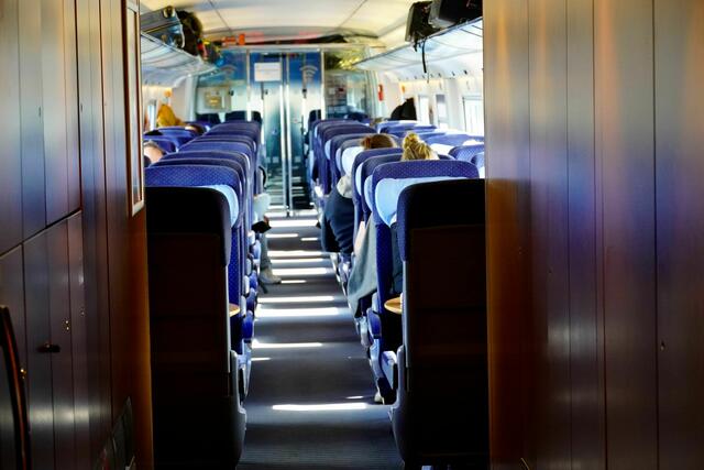 Bahncard

Wer wollte, konnte seine Bahncard bisher auch als Kreditkarte benutzen. Ab Januar 2024 funktioniert das allerdings nicht mehr. Lediglich die bis dahin gesammelten Punkte können Sie noch bis Ende 2024 einlösen. 