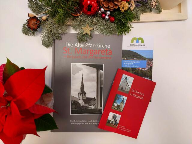 Buch über die Alte Pfarrkirche St. Margareta in Bürgstadt. | Foto: Evelyn Bosche