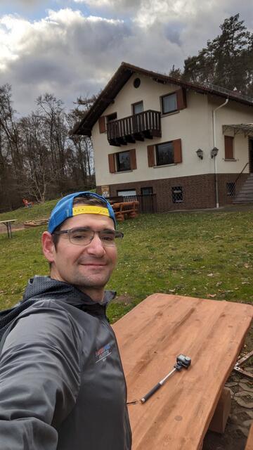 Hoch über Obernburg am NaturFreundeHaus Eisenbach mit herrlichem Fernblick über das Maintal und in den Spessart. | Foto: Chrisitan Fahs
