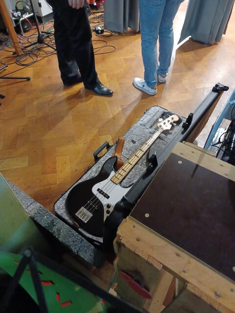 Bass: parat