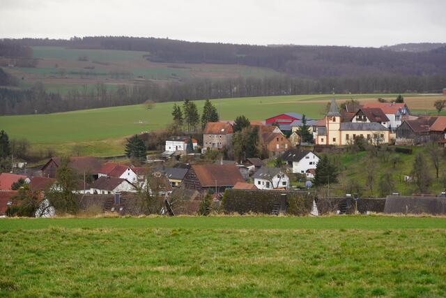 Der Schnee ist schon wieder weg, nass präsentiert sich die Landschaft bei Eichenbühl-Heppdiel 