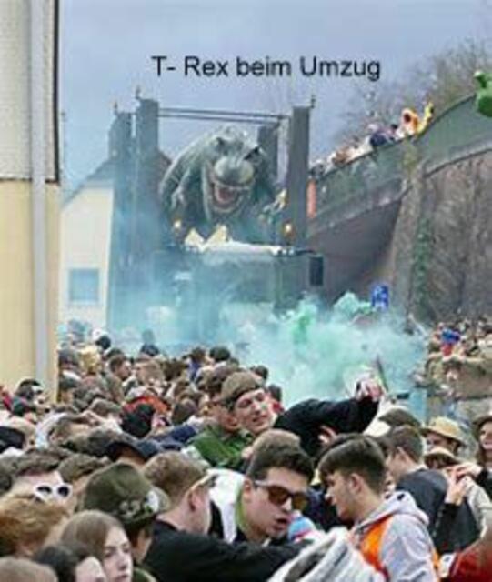 t-Rex beim Umzug in Seckmauern. | Foto: privat
