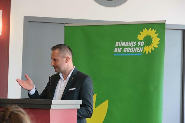 Grußwort von Erlenbachs Bürgermeister Christoph Becker | Foto: Werner Billmaier