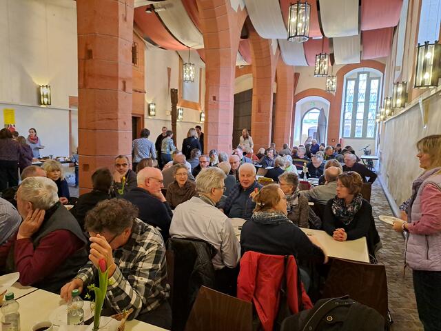 Wurde sehr gut angenommen: Das Ökumenische Fastenessen im Alten Rathaus | Foto: Martin Winkler