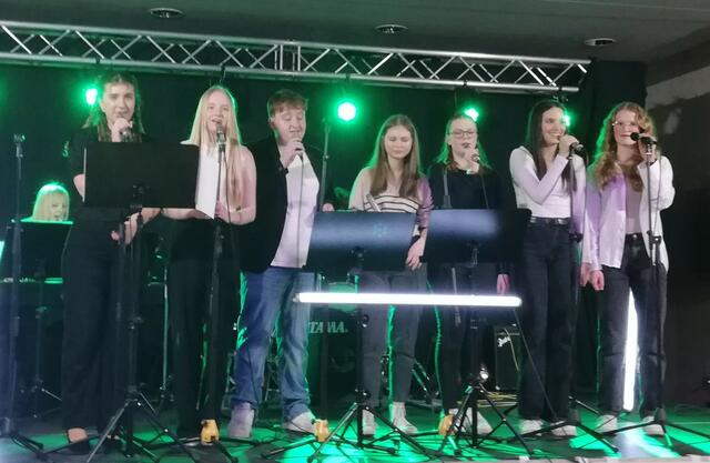 Der Chor der 8. bis 10. Jahrgangsstufe | Foto: Brigitte Hartung-Bretz
