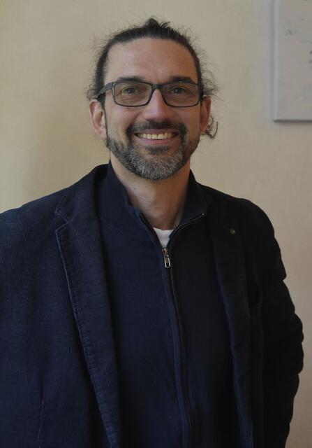 Anand Kunar aus Darmstadt schilderte im Rahmen der Infoveranstaltung der Freien Wähler Erlenbach e.V. am 4.4.24 seine Erfahrungen als Teilnehmer des bundesweiten Bürgerrates „Deutschlands Rolle in der Welt“   | Foto: meine-news.de Redaktion