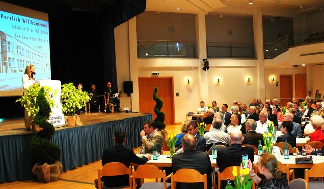 Judith Gerlach (bayerische Staatsministerin für Gesundheit, Pflege und Prävention) und Gäste | Foto: Andrea Kaller-Fichtmüller