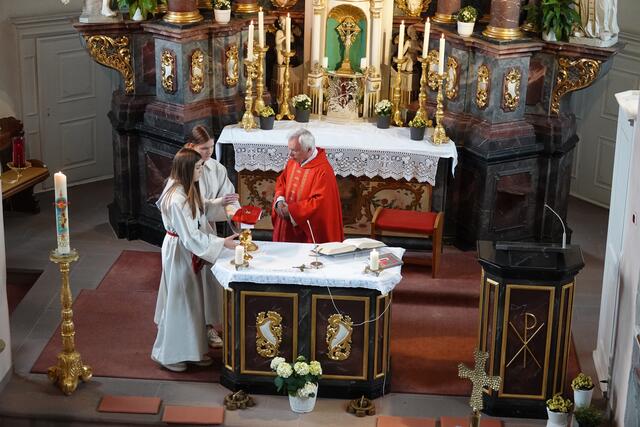 Pfingstgottesdienst in Schippach mit Pfarrer Krzystof Winiarz