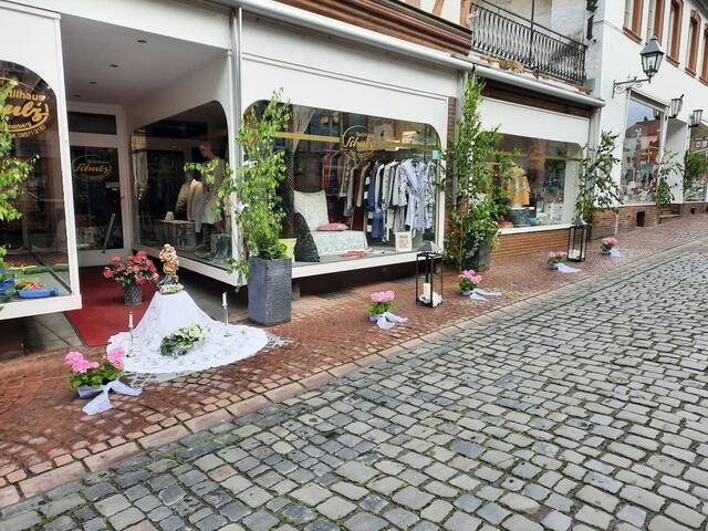 Geschmückter Altar in der Hauptstraße | Foto: Thomas Bertlwieser