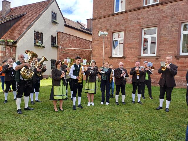 Fronleichnam 2024 in Bürgstadt, begleitet von der Musikkapelle Germania