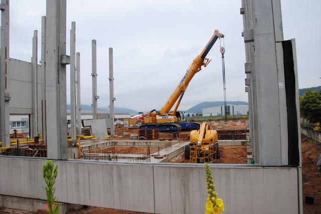Der Bau des Technikgebäudes der Fripa – der Spatenstich hierfür fand im April 2024 statt – schreitet zügig voran. Mit dem Bau beauftragt ist die Firma Dreßler Bau aus Aschaffenburg. | Foto: Andrea Kaller-Fichtmüller