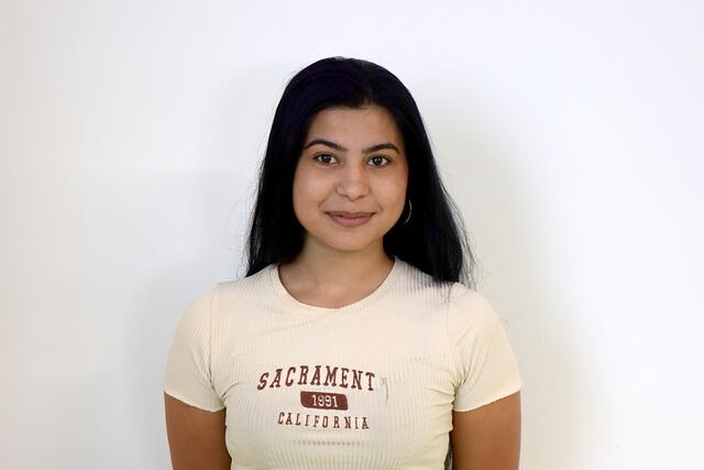 Tolle Outfits, lustige Maskeraden, drollige Maskottchen, modische Farben.

Nevzer Iskova (18 Jahre alt) aus Klingenberg am Main, Berufsschülerin in Miltenberg: