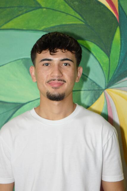 Deutschland- und Türkei- Fan, aktiver U 19 - Fußballer.

Sayed Omid Hashimi aus Miltenberg (18 Jahre), Berufsschüler in Miltenberg: