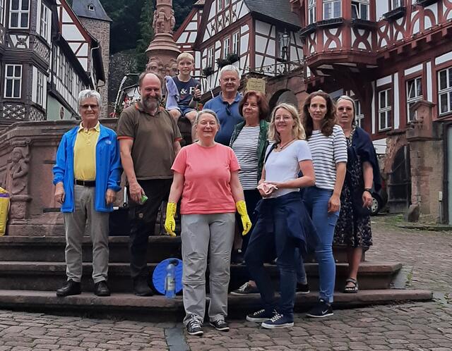 v.l.n.r. Georg Bassarab, Friedrich Schöffler, Arno Legler, Renate Roth, Ulli Geffert, Rita Geffert, Anna Salmen-Legler, Ulrike Ackermann, Dorothea Zöller | Foto: Dorothea Zöller