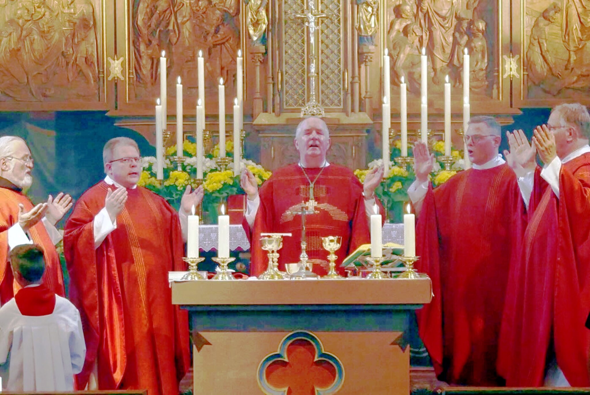 Weihbischof mit Autopanne: Gleich zwei Pontifikalämter zum ...