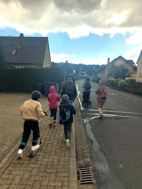 Auch Ortsbegehungen wie hier in Mechenhard gehören zum „Projekt Zukunft“.  | Foto: Privat