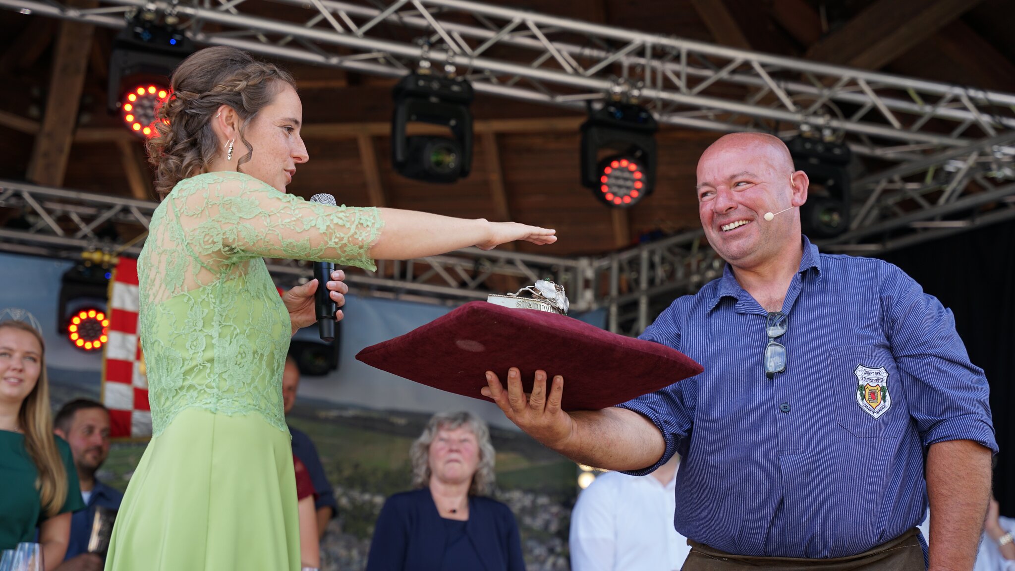 Anna-Plorin-ist-die-neue-Stadtweink-nigin-FOTOS-