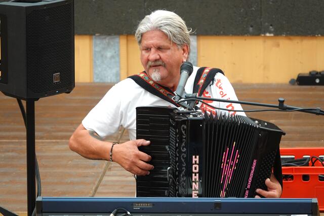 Freddy Pfister, Ex-Schürzenjäger in Aktion