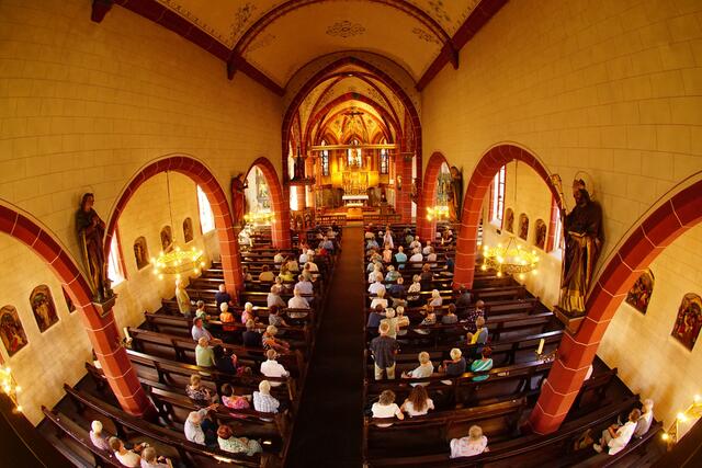 Der vierteilige Orgelkonzert-Sommer ist erfolgreich zu Ende gegangen. Pfarrer Christian Stadtmüller bedankte sich am Sonntag für den regen Besuch und das Engagement der Organisten. - Foto Roland Schoenmueller 