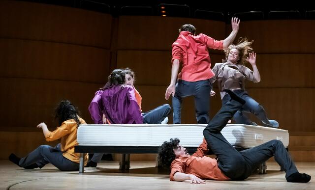 Das Kölner Tanz-Ensemble „Emanuele Soavi incompany“ gastiert mit dem Stück „STORMSONGS“ am 19. und 20. Oktober im Bürgerzentrum Elsenfeld. | Foto: Joris Jan Bos