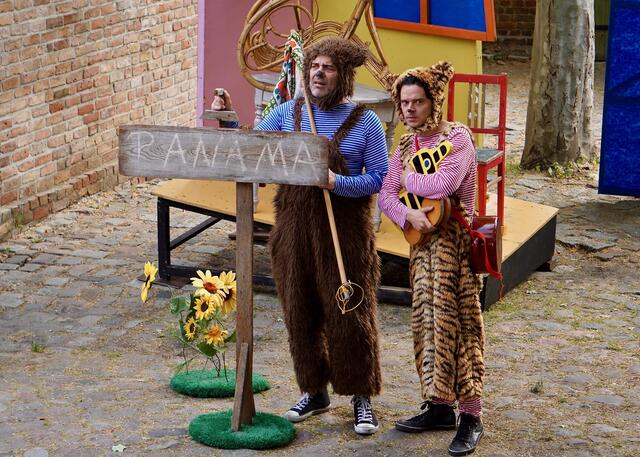 Der kleine Tiger und der kleine Bär machen sich im Bürgerzentrum Elsenfeld unter dem Motto „Oh, wie schön ist Panama“ auf die Suche nach ihrem Traumziel. | Foto: Valeska Graffe