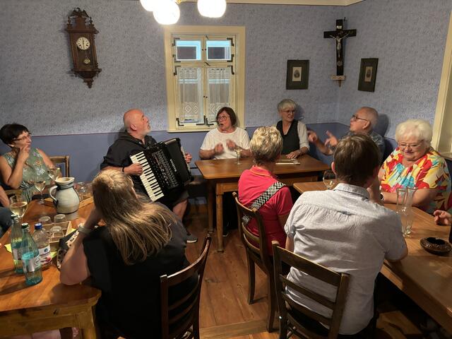 Stimmung in der Häckerwirtschaft | Foto: Brigitte Hartung-Bretz