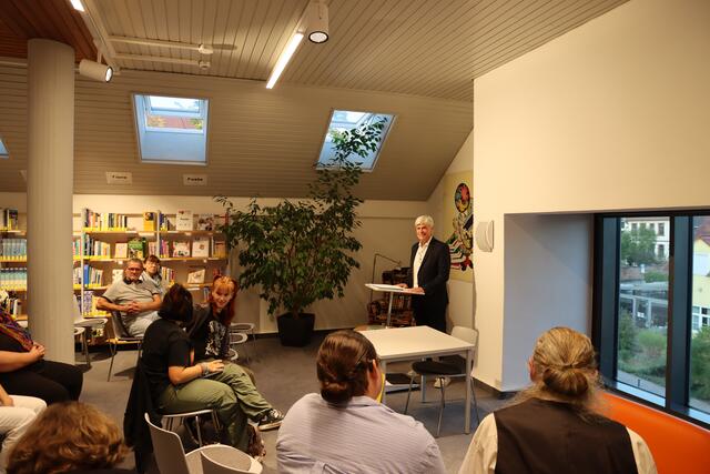 Begrüßung durch den 2. Bügermeister des Marktes Elsenfeld Berthold Oberle | Foto: Werner Billmaier