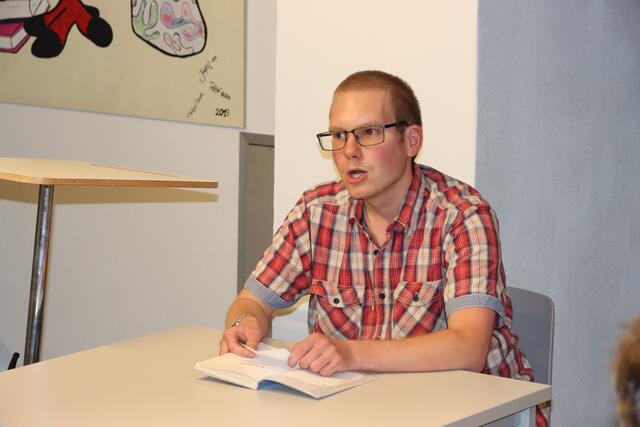 T.A. Bott liest aus seinem Buch Gedichte aus dem Leben | Foto: Werner Billmaier
