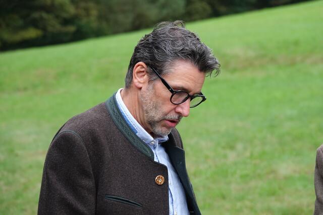 Bürgermeister Klaus Thoma aus Kreuzwertheim lobte die Arbeit des gemeindlichen Bauhofes, der künftig auch für den Unterhalt zuständig sind.