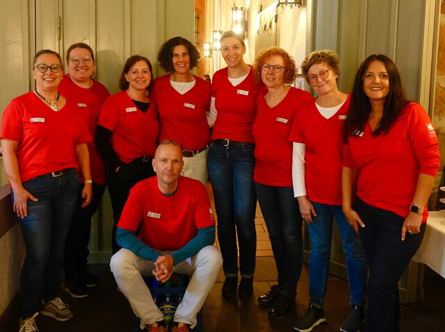 "Alle Neune!" - Exemplarisch hier nur einige Aktive bei der gelungenen Realisierung des Vinzenztages 2024 in Miltenberg.