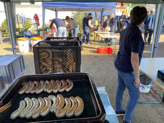 Die Bratwurst im Vesperweck darf nicht fehlen | Foto: Kellerfreunde Schneeberg e.V.