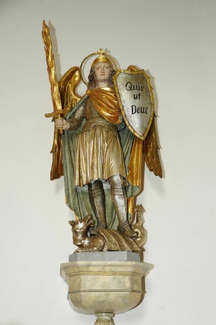 Wie kam der heilige Michael als Schutzpatron auf die Odenwaldhöhe zwischen Miltenberg, Hardheim und Walldürn?

Volkskundler verweisen auf die alte Tradition, den heiligen Michael, populären Erzengel und Patron der Deutschen bevorzugt in Kirchen und Kapellen in Höhenorten zu platzieren, sozusagen zwischen Himmel und Erde.

Der Erzengel Michael gilt als Fürst der himmlischen Heerscharen und Verteidiger der Kirche.