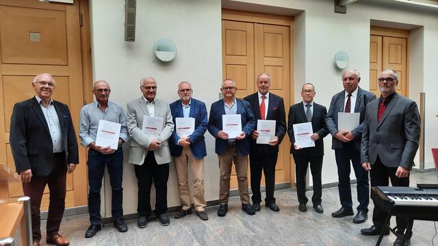 Hermann Arnold, Präsident des MSB, Geehrte für 50 Jahre: Martin Zeitler, Willi Dick, Egon Schmitt, Erhard Grimm, Reinhold Eck, Norbert Dühmig, Josef Hasenfuß, Andreas Köster, Vorsitzender SK Miltenberg.