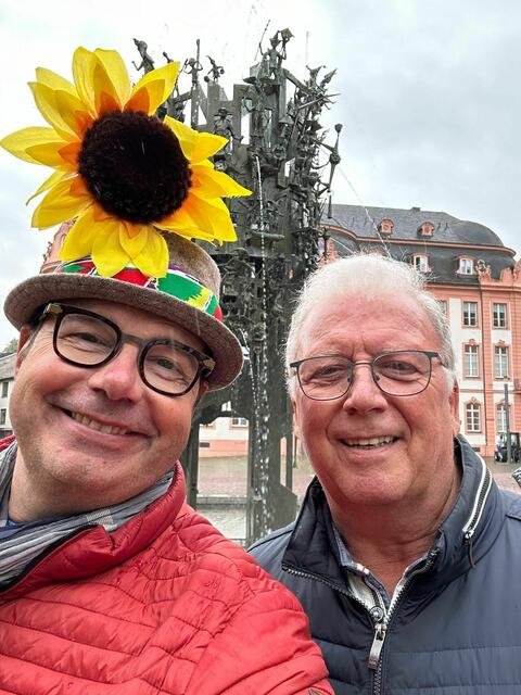 Karnevalisten unter sich: Jürgen Wiesmann und Dietmar Bauer | Foto: Sigbert Ullrich