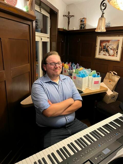 Musikalisches Rahmenprogramm von Lukas Sorger. | Foto: Margarita Gerber