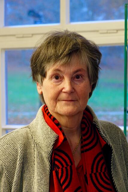  Gertrud Grein, die besonders vom wunderschön dekorierten Orangerie-Festsaal nebenan schwärmt und die Interieur- sowie Alltagsszenen der Berliner Secession.