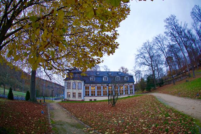 Im Mittelpunkt der Stiftungssammlung Schlösschen im Hofgarten, gestiftet vom Wertheimer Kunstsammler Wolfgang Schuller, stehen Gemälde, Aquarelle und Pastelle der Berliner Secession. Foto Roland Schönmüller