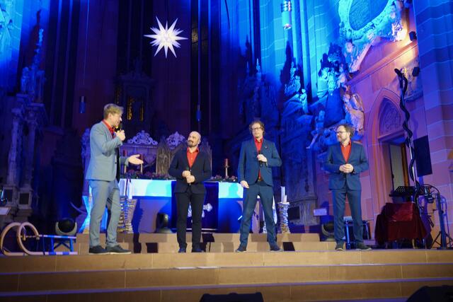 Viva Voce live am Freitagabend in der Wertheimer Stiftskirche Foto Roland Schönmüller