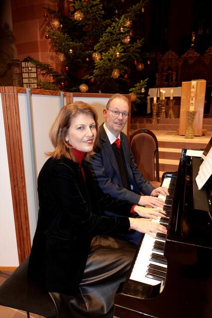 Vierhändiges Klavierspiel 