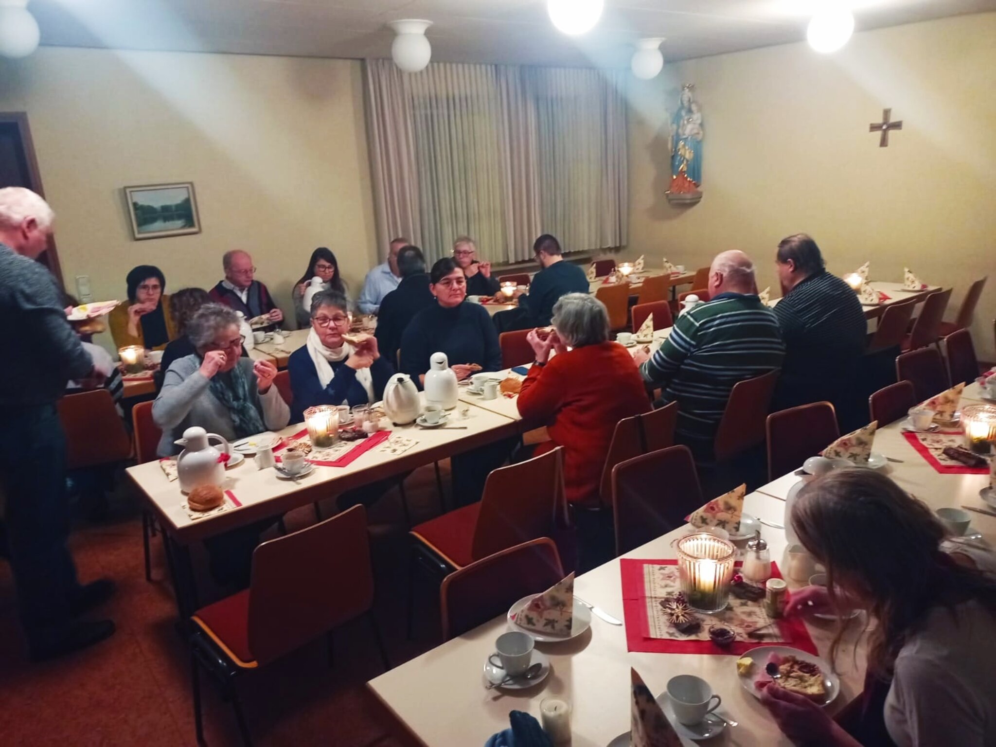 Stimmungsvolle-Atmosph-re-bei-den-Gottesdiensten