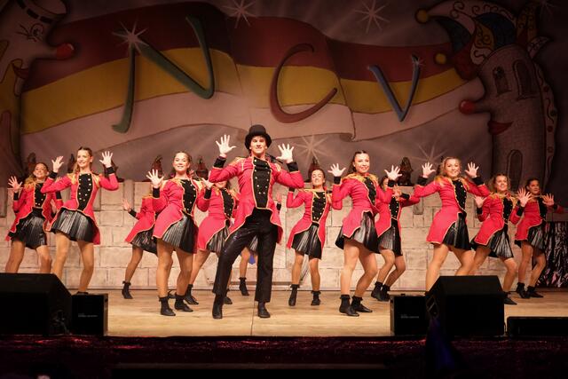 Die NCV-Prinzengarde bei ihrem Showtanz "The Greatest Showman" der vergangenen Kampagne. | Foto: Steffen Sollorz