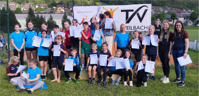 Alle Teilnehmenden des TV Weilbach beim Heimspiel (Schülersportfest TV Weilbach) am 04. Mai 2024