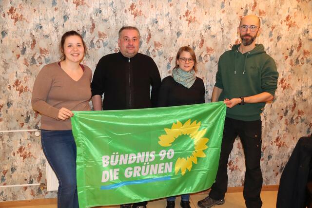 von links: Mona Schmitt (Beisitzerin), Andreas Fritsch (Sprecher), Sabrina Gassner (Sprecherin), Traian Gassner (Schriftführer und Pressesprecher) | Foto: Werner Billmaier