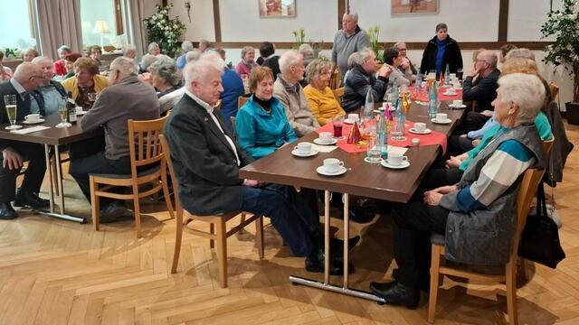 Seniorennachmittag: In geselliger Runde | Foto: Annette Lanzer-Meidel