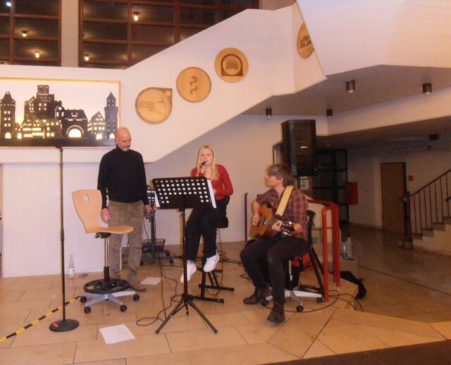 Immer neu zusammengesetzt , aber immer richtig gut! - Projektband "UNISONO"