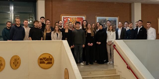 Diese Absolventinnen und Absolventen haben ihre Berufsausbildung mit Auszeichnung abgeschlossen.   | Foto: Berufsschule Miltenberg-Obernburg