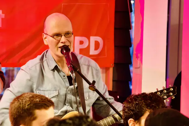 Sorgt für rockige Musik: Eric Kern. | Foto: Steffen Salvenmoser