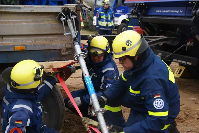 Aufbau eine Drucksicherung am Anhänger. | Foto: Stefan Wolf