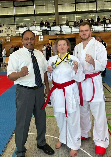 Shihan Athula Minithanthri (links), Oxana Traiber und Oleg Osijuk (rechts)  | Foto: DKD 